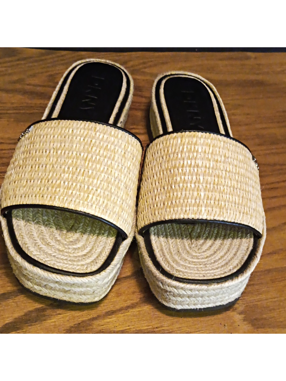 DKNY Women’s Platform Slide Sandals Beige/Black Logo Slip-On US 8